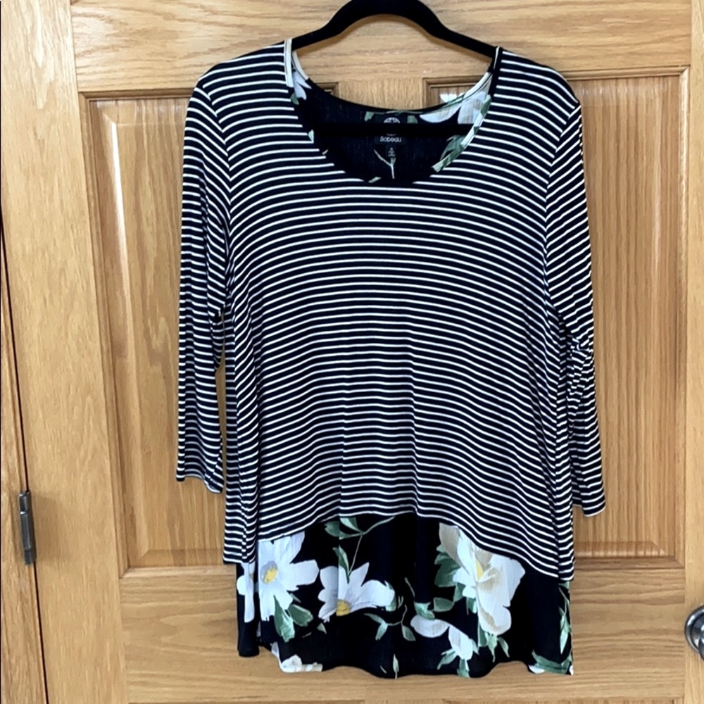 { Bobeau} top NWOT